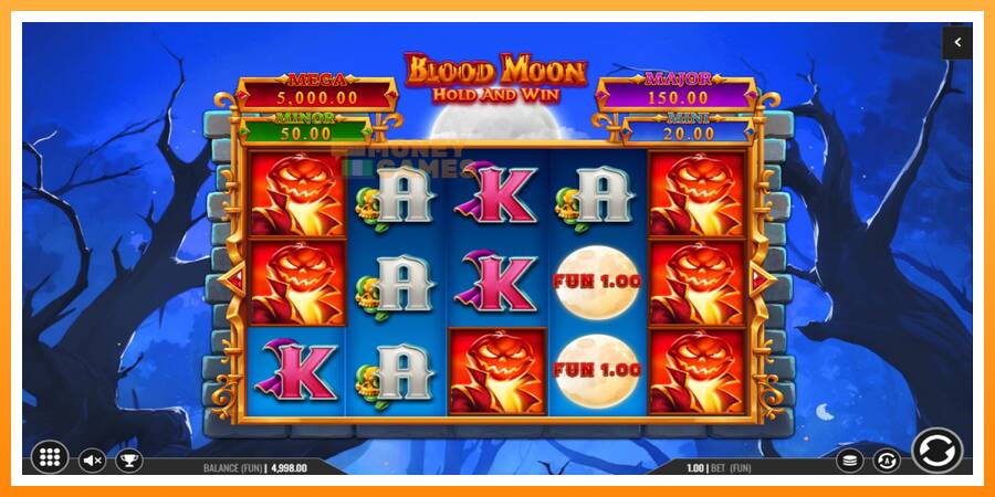 ลองสัมผัสเครื่องดูครับ Blood Moon Hold and Win, รูปภาพ 2: เล่นเพื่อเงิน