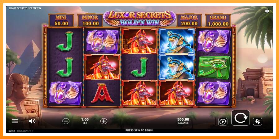 ลองสัมผัสเครื่องดูครับ Luxor Secrets Holdn Win, รูปภาพ 2: เล่นเพื่อเงิน